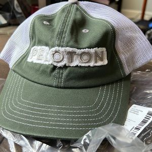 NWT - Peloton Distressed Trucker Hat - Green